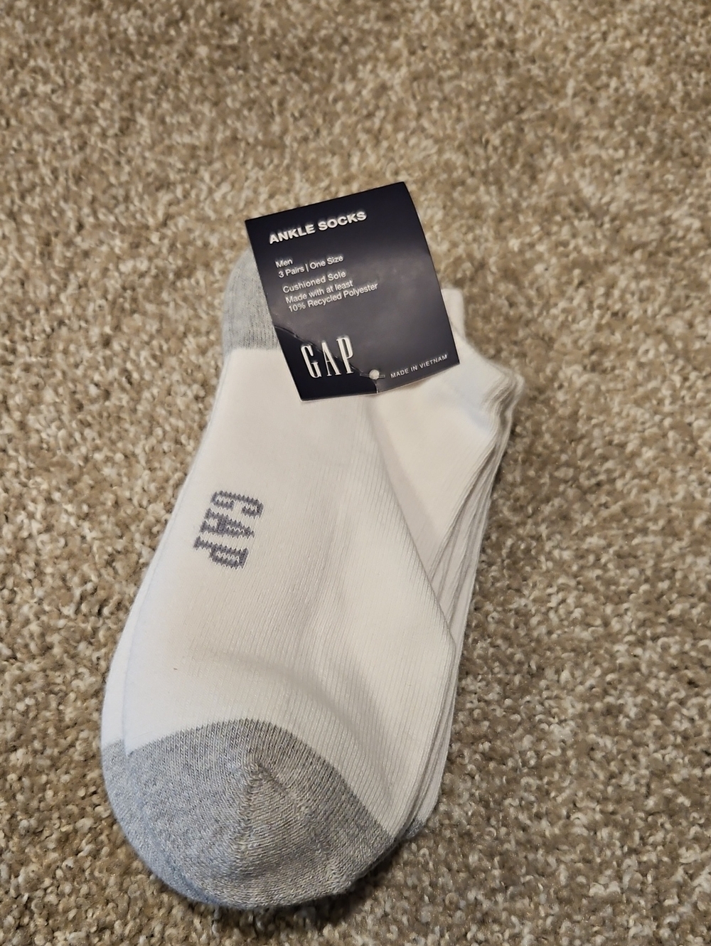 GAP Men’s White Ankle Socks with Gray Toe and Heel - 3 Pack
